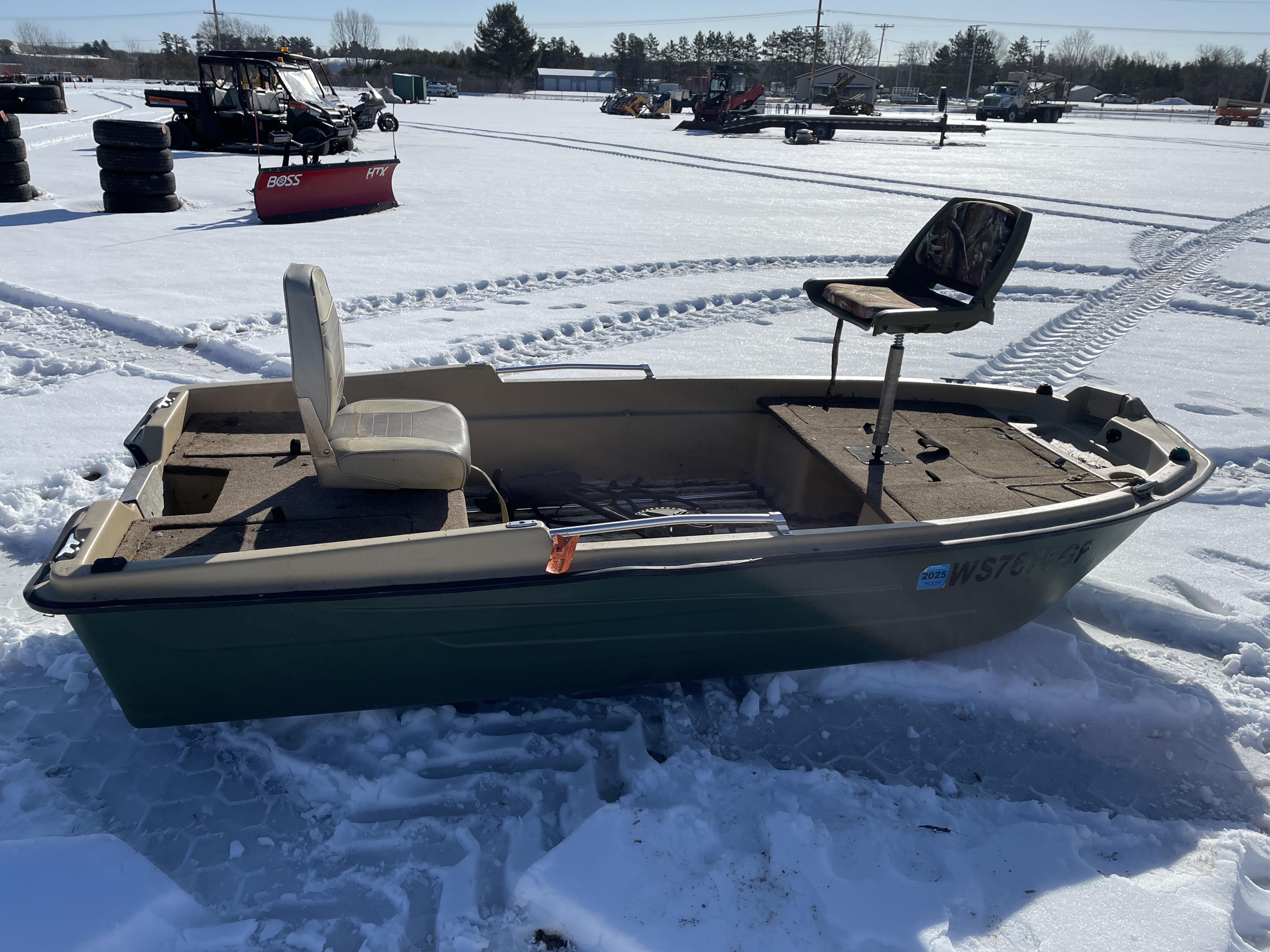 KL Industries 11'3" Poly Boat (No Title)