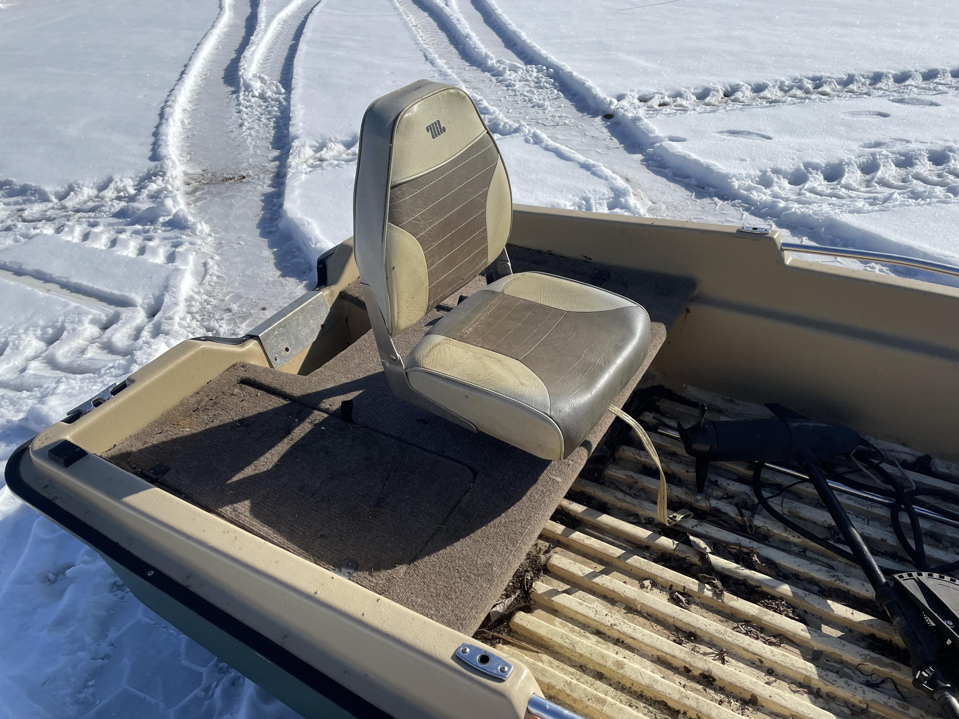 KL Industries 11'3" Poly Boat (No Title)