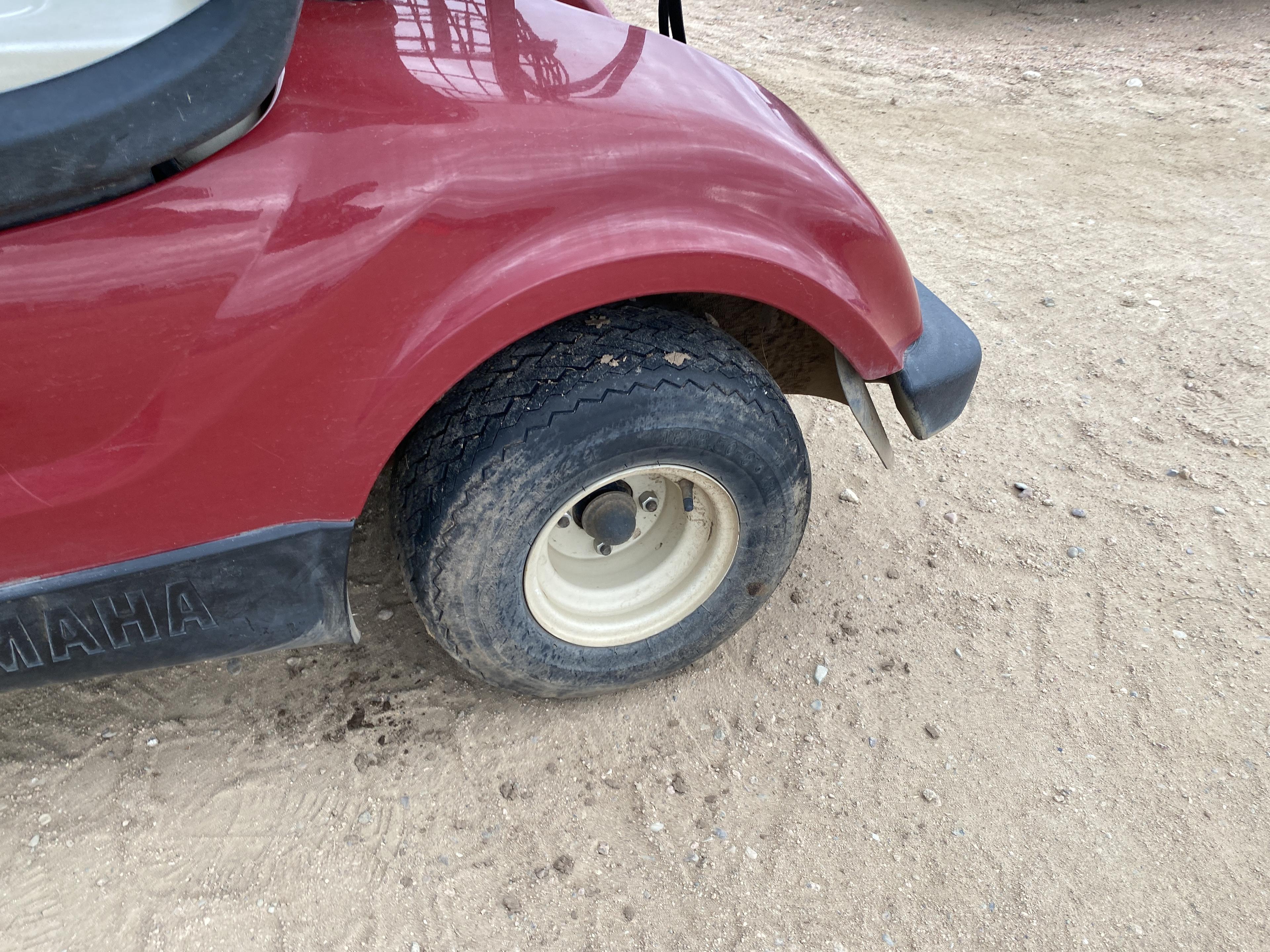 2016 Yamaha YDRAX6 Gas Powered Golf Cart