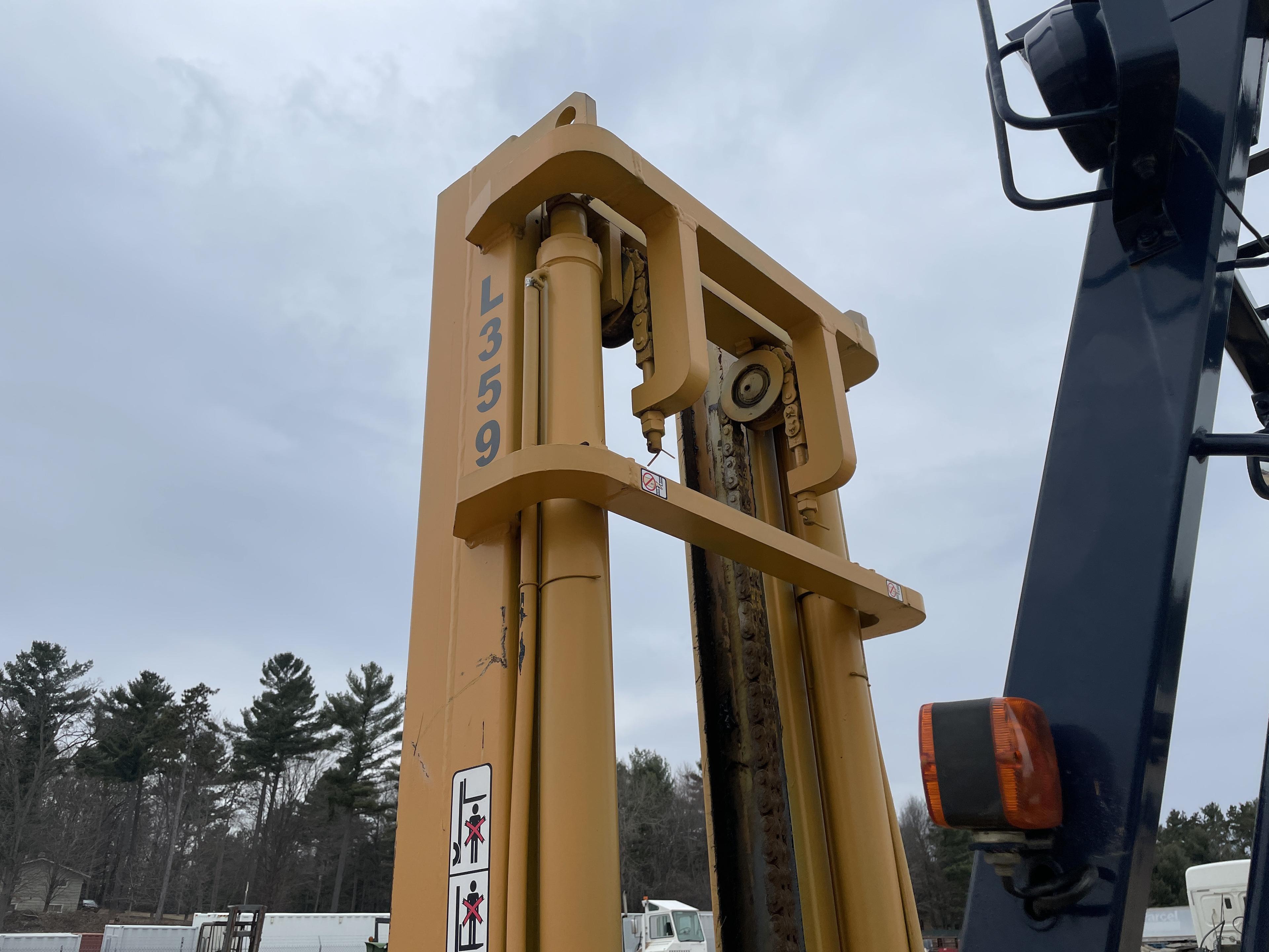 Komatsu 80 16,000Lbs Type-D Forklift