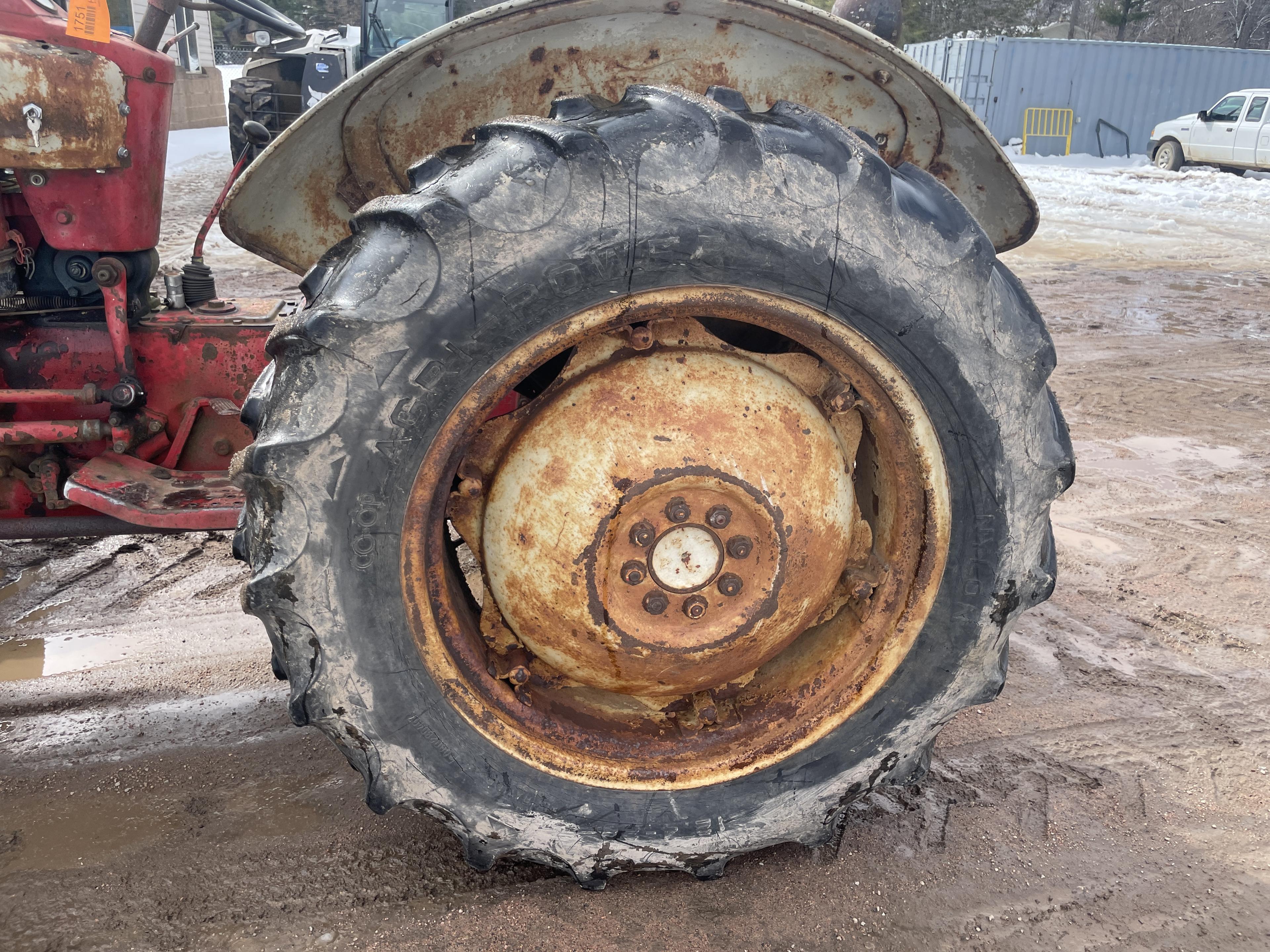 Ford 640 Wide Front Tractor