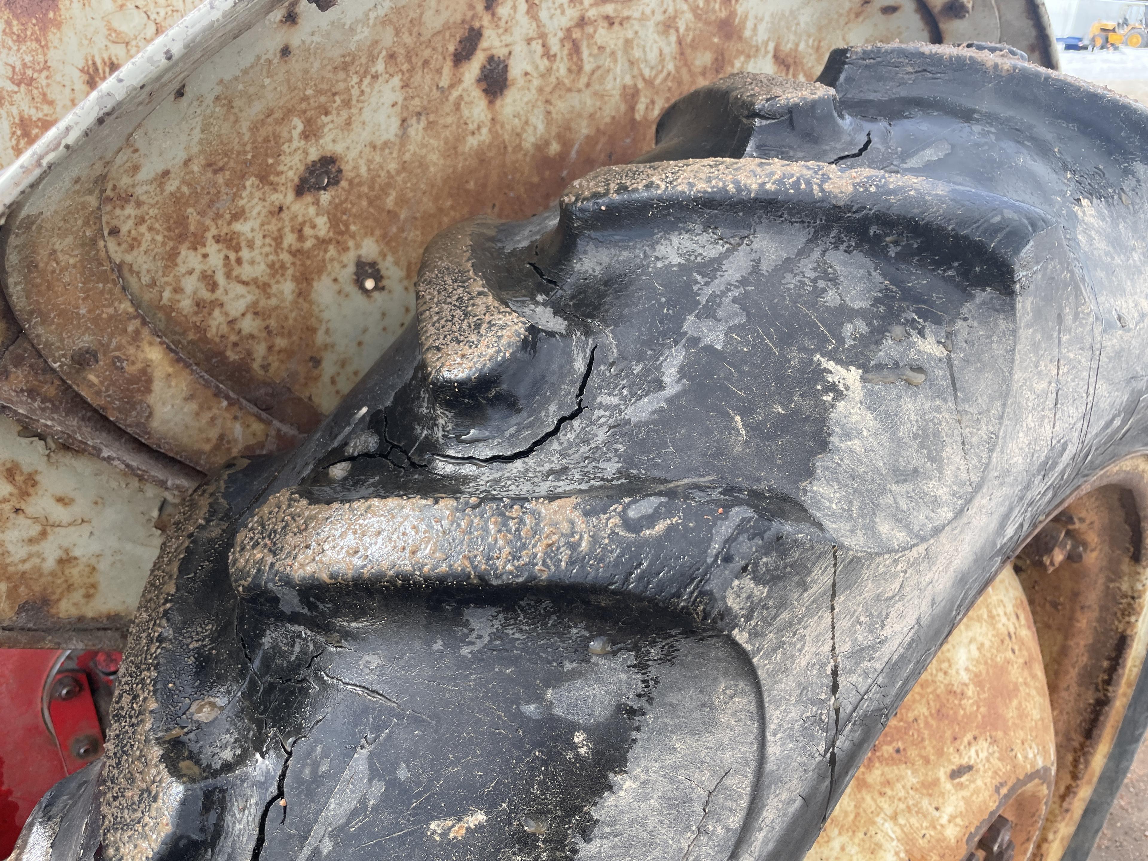 Ford 640 Wide Front Tractor