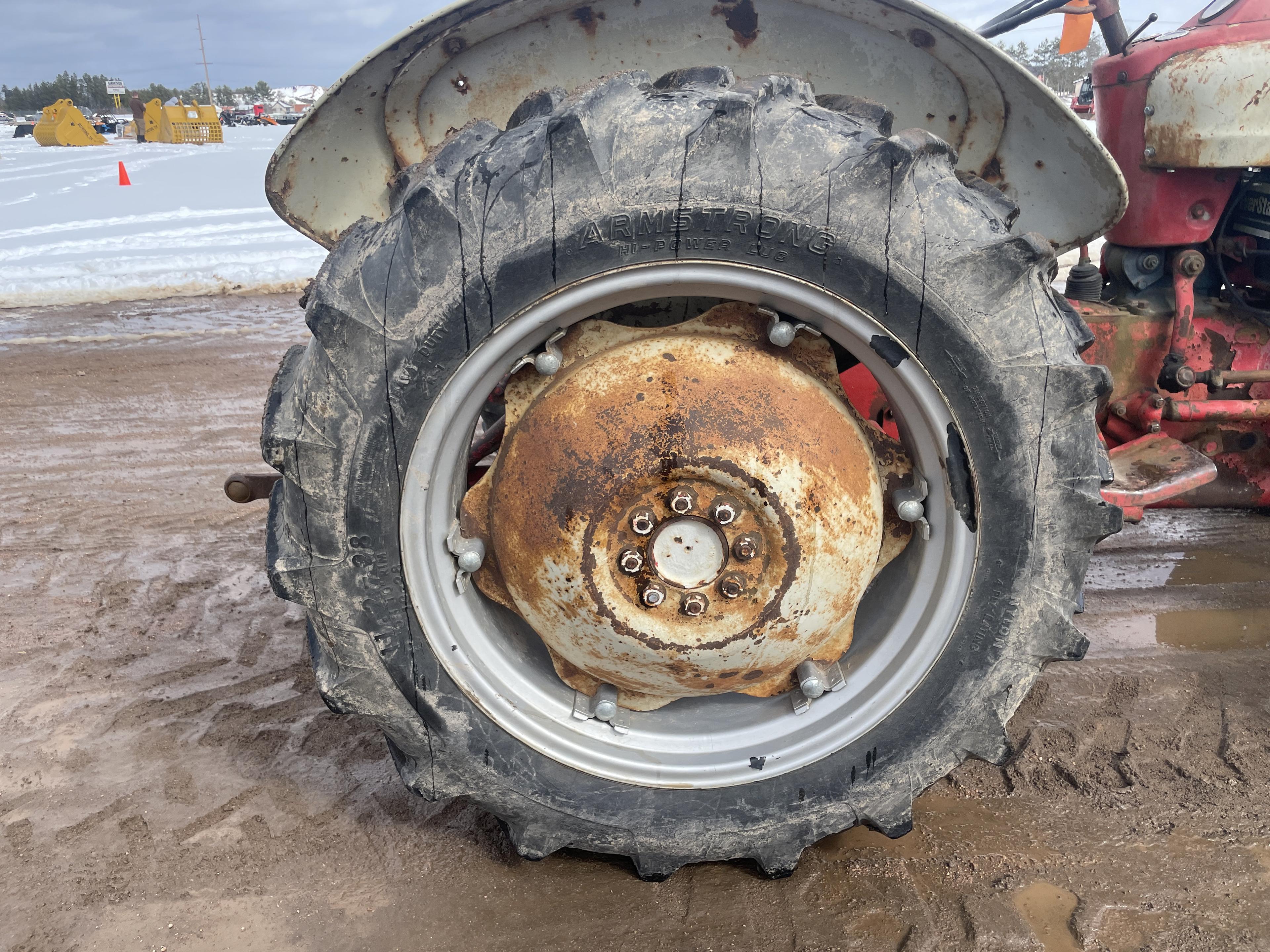 Ford 640 Wide Front Tractor