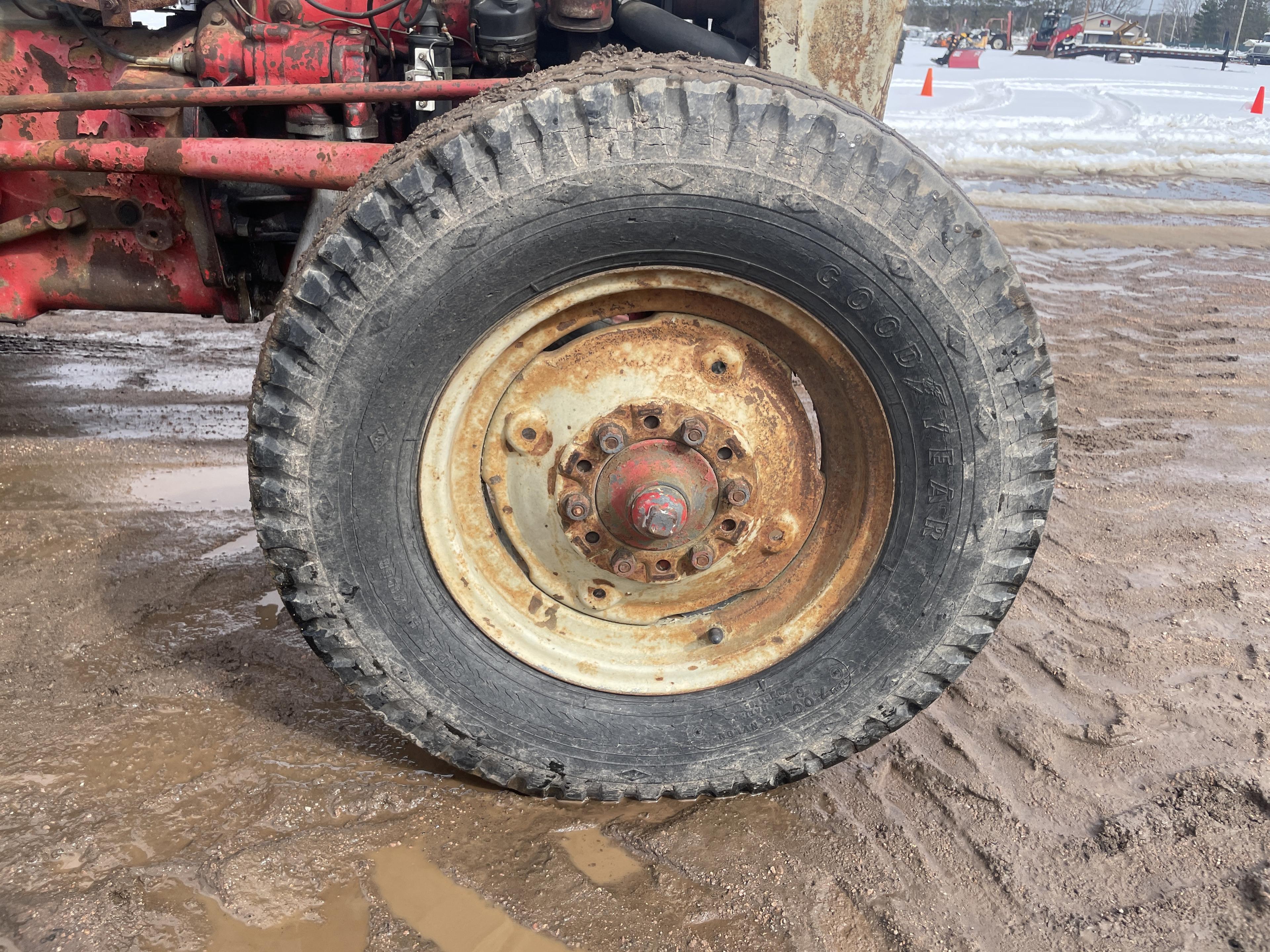 Ford 640 Wide Front Tractor