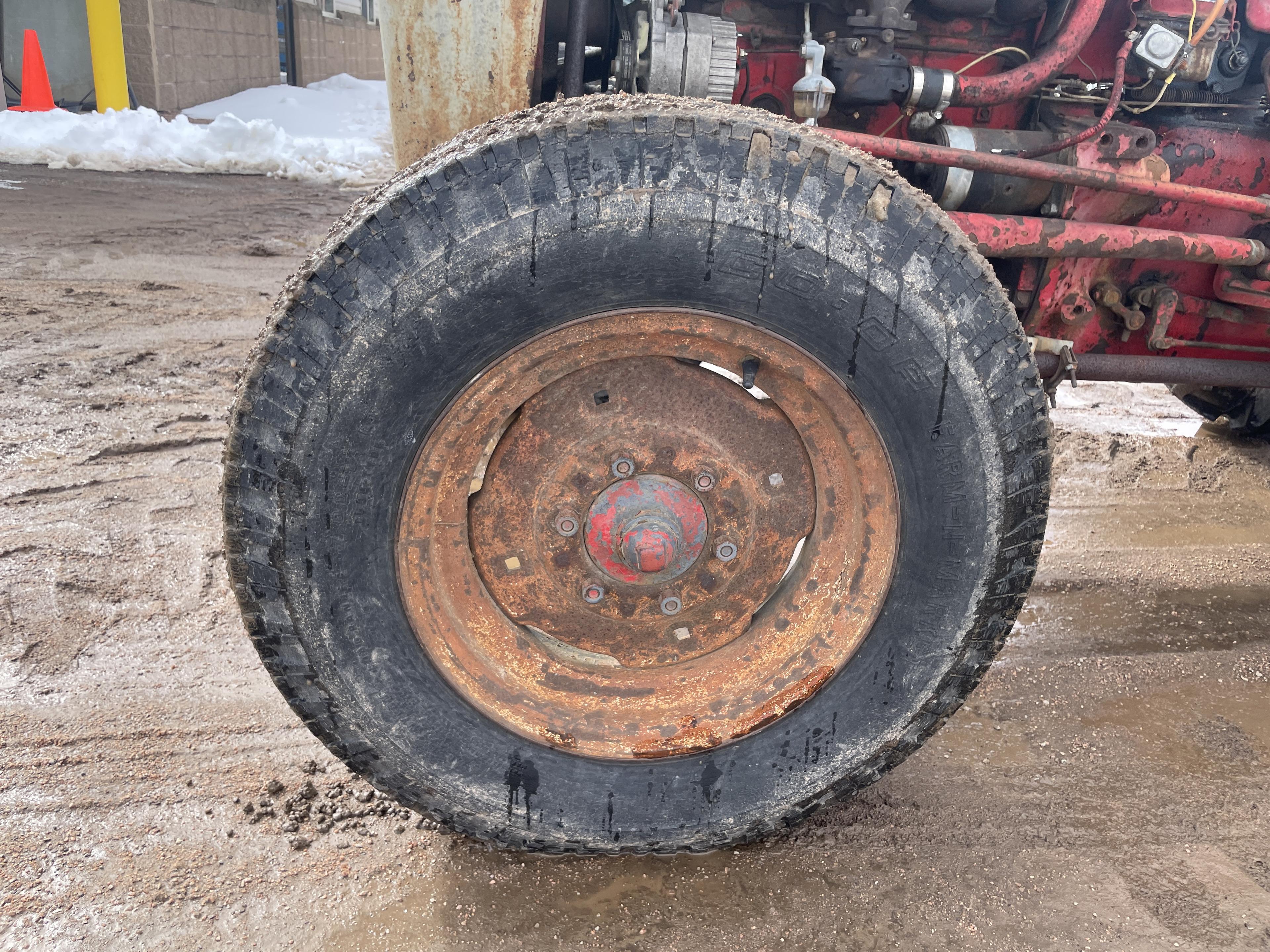 Ford 640 Wide Front Tractor