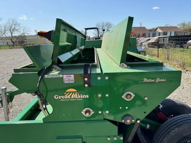 Great Plains NTS 2611 No-Till, Pull-Type Seeder