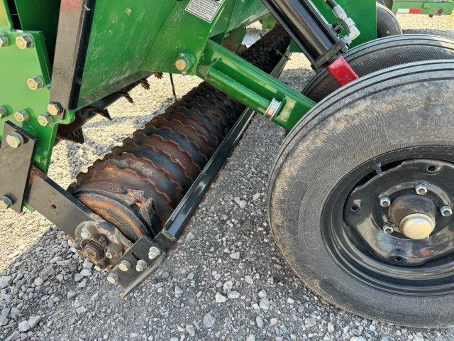 Great Plains NTS 2611 No-Till, Pull-Type Seeder
