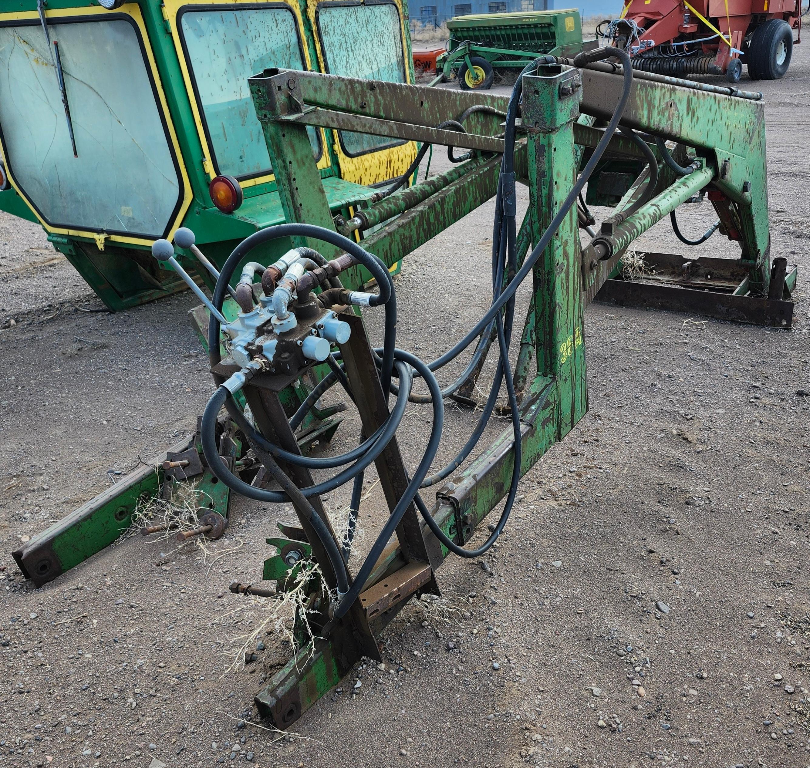 John Deere 36A Loader