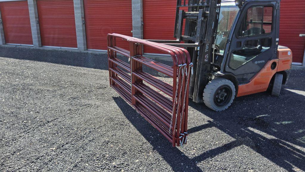 4-10ft Red Gates