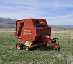 New Holland 648 Round Baler