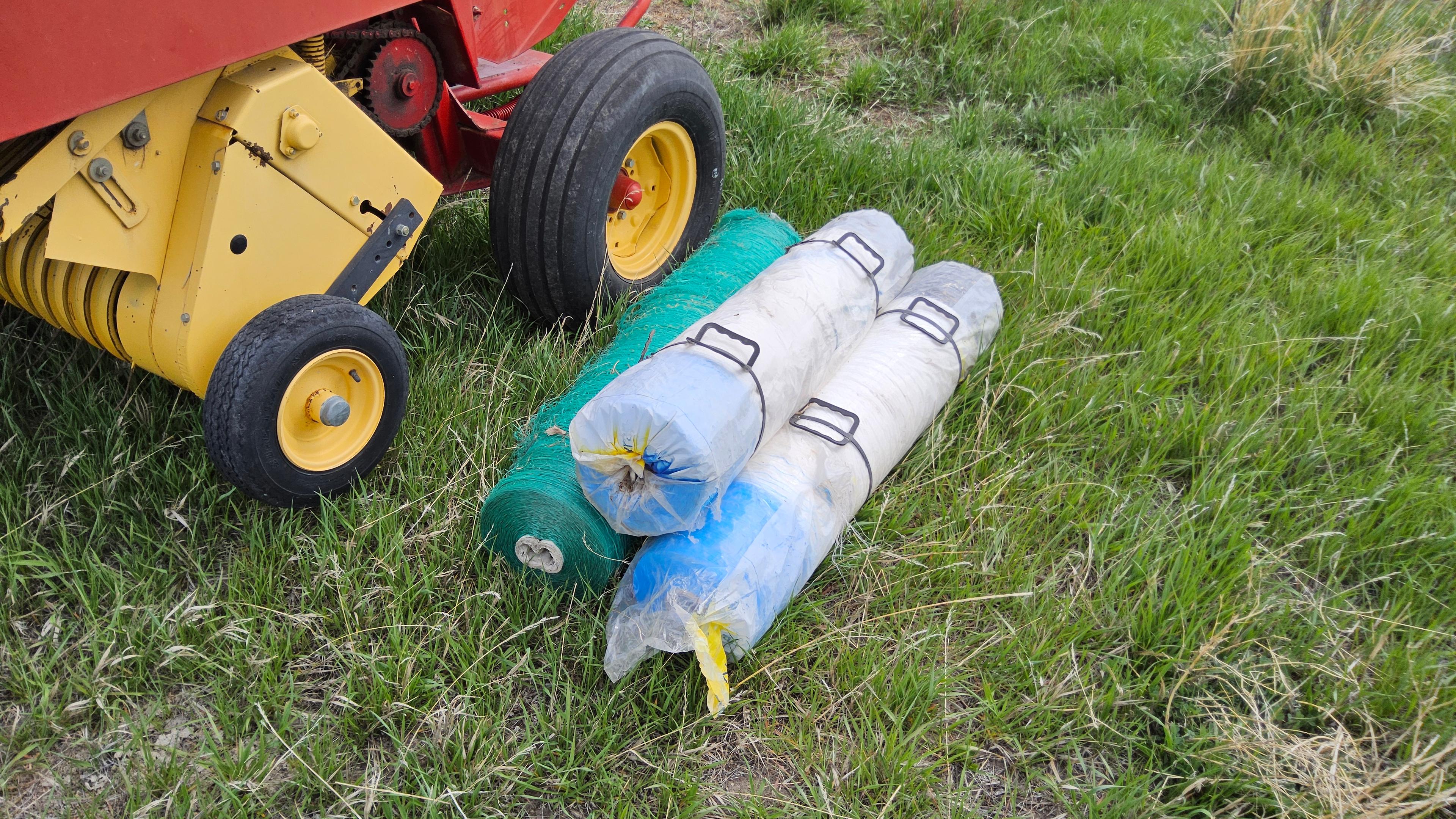 New Holland 648 Round Baler