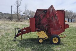 New Holland 648 Round Baler