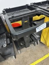 Rubbermaid Rolling Cleaning Cart