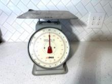 Vintage Winco Scale