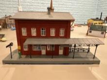 Model Power 480 Ho Scale Mansfield Station