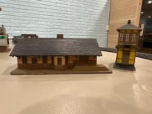 Ho Scale Train Station & Signal Tower 2-piece Vintage Set