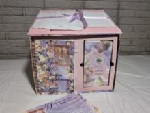 Precious Moments 20th Anniversary Club Set W/ Thanks A Bunch Figurine