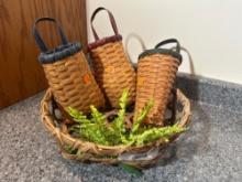 Set of 3 Wall Pocket Baskets in Decorative Tray