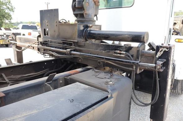 2004 KENWORTH T300 DUMP TRUCK WITH CRANE