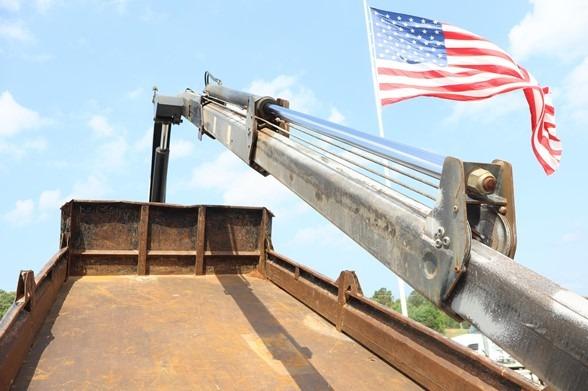 2004 KENWORTH T300 DUMP TRUCK WITH CRANE