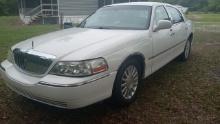 2004 LINCOLN TOWN CAR