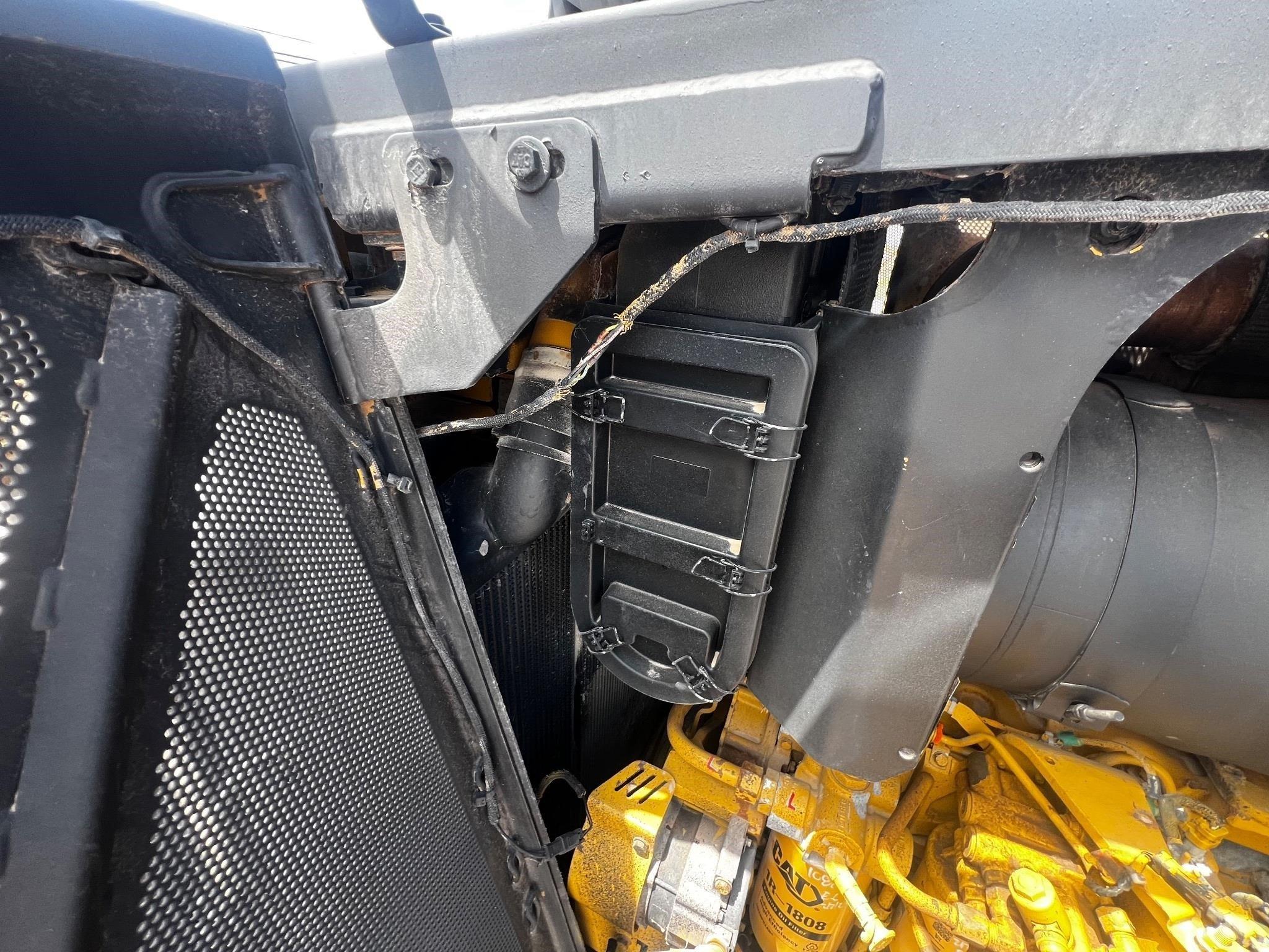 2015 Black Caterpillar D8T