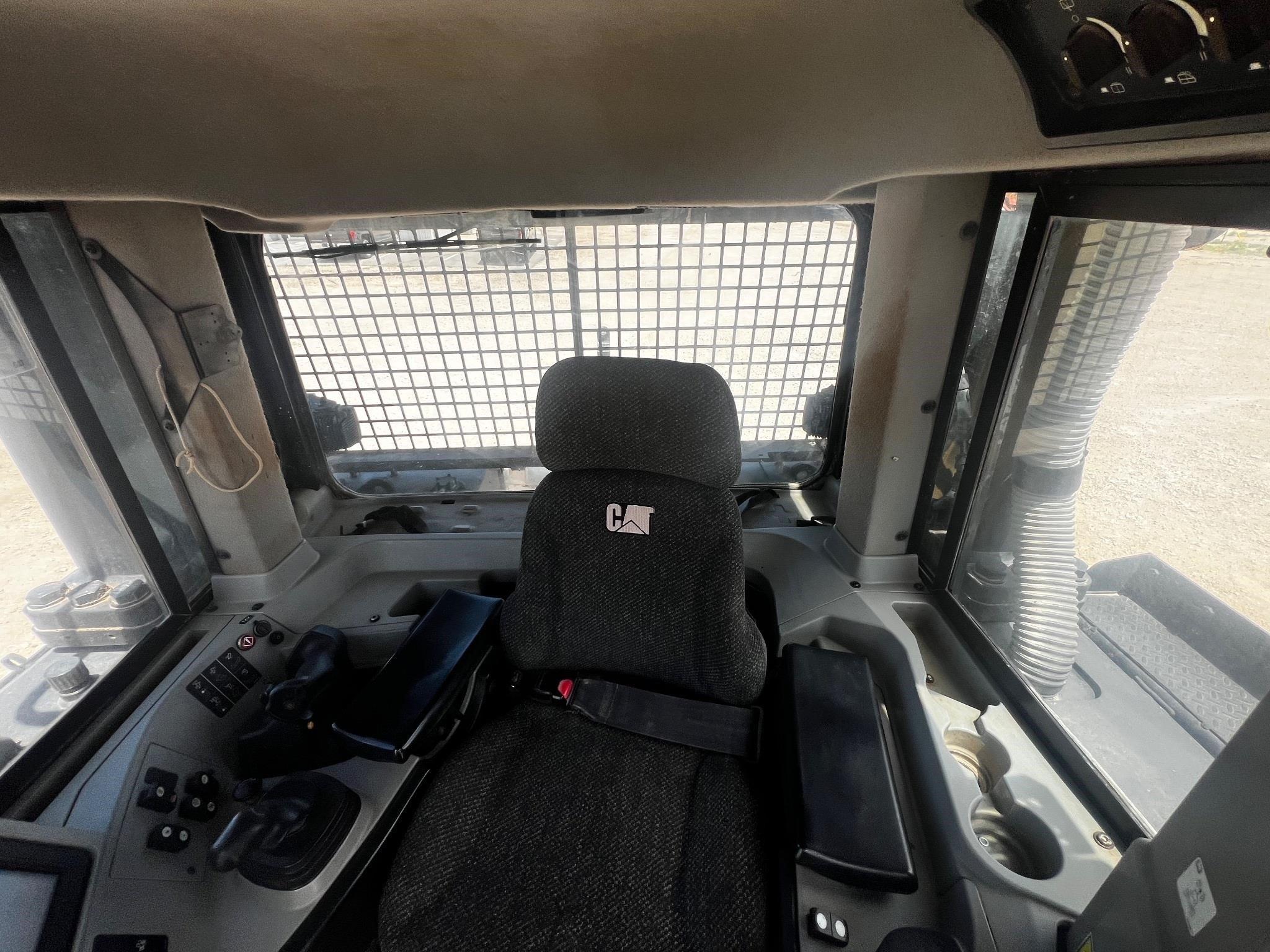 2015 Black Caterpillar D8T
