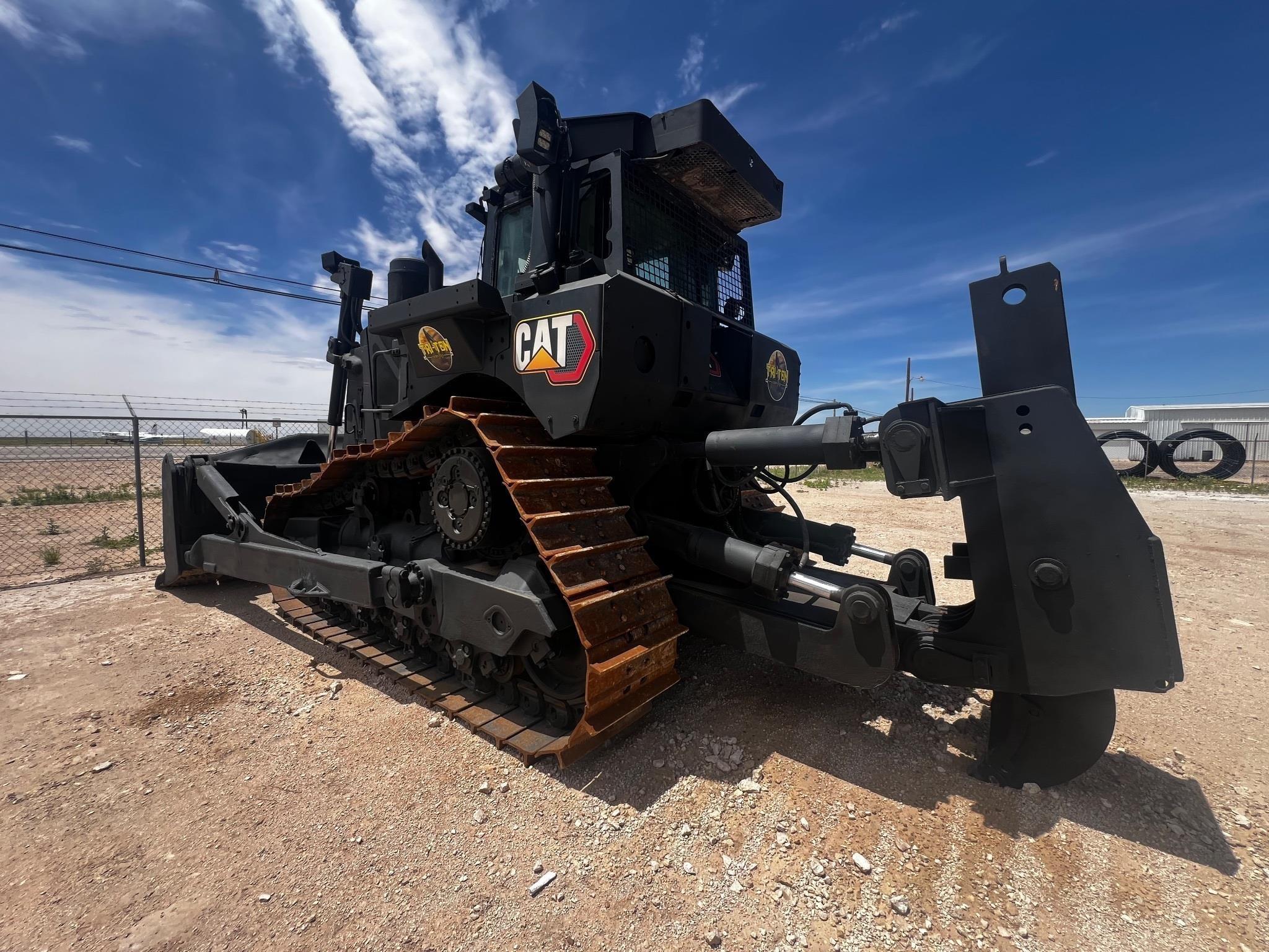 2015 Black Caterpillar D8T