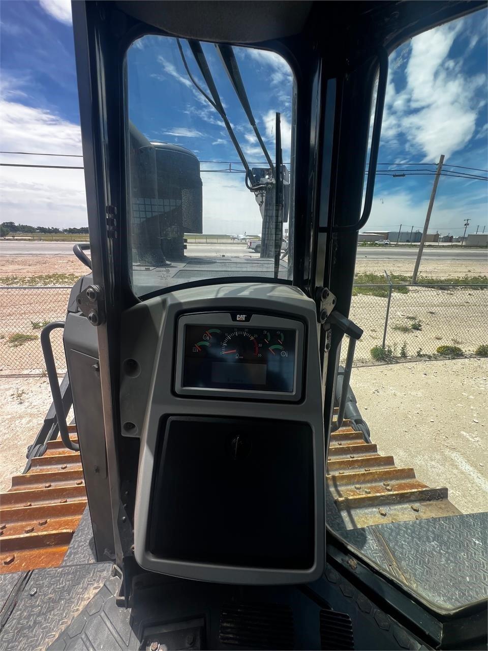 2015 Black Caterpillar D8T