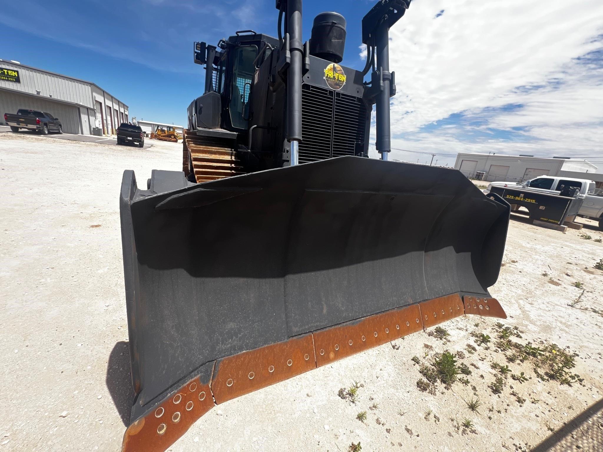2015 Black Caterpillar D8T