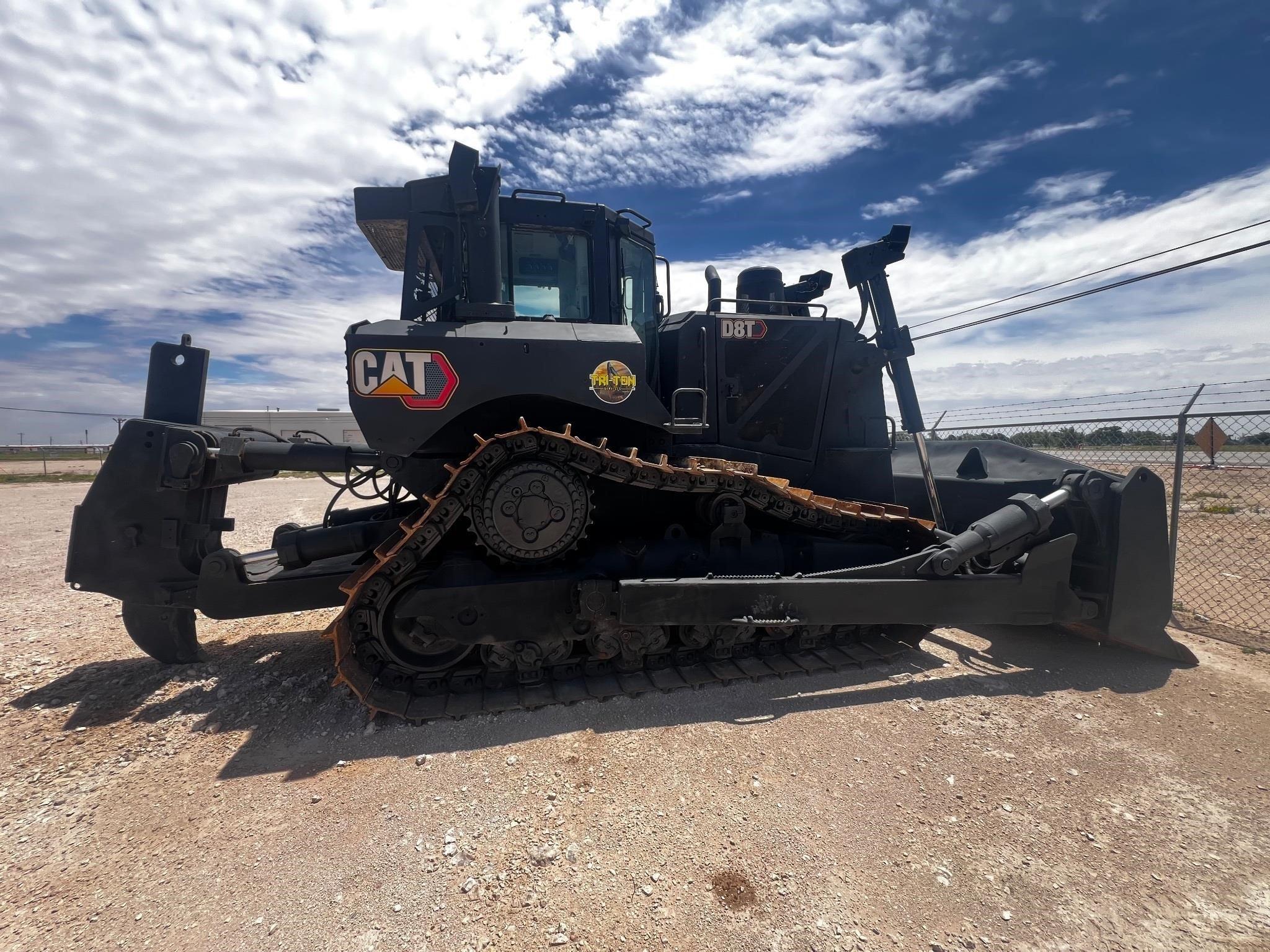 2015 Black Caterpillar D8T