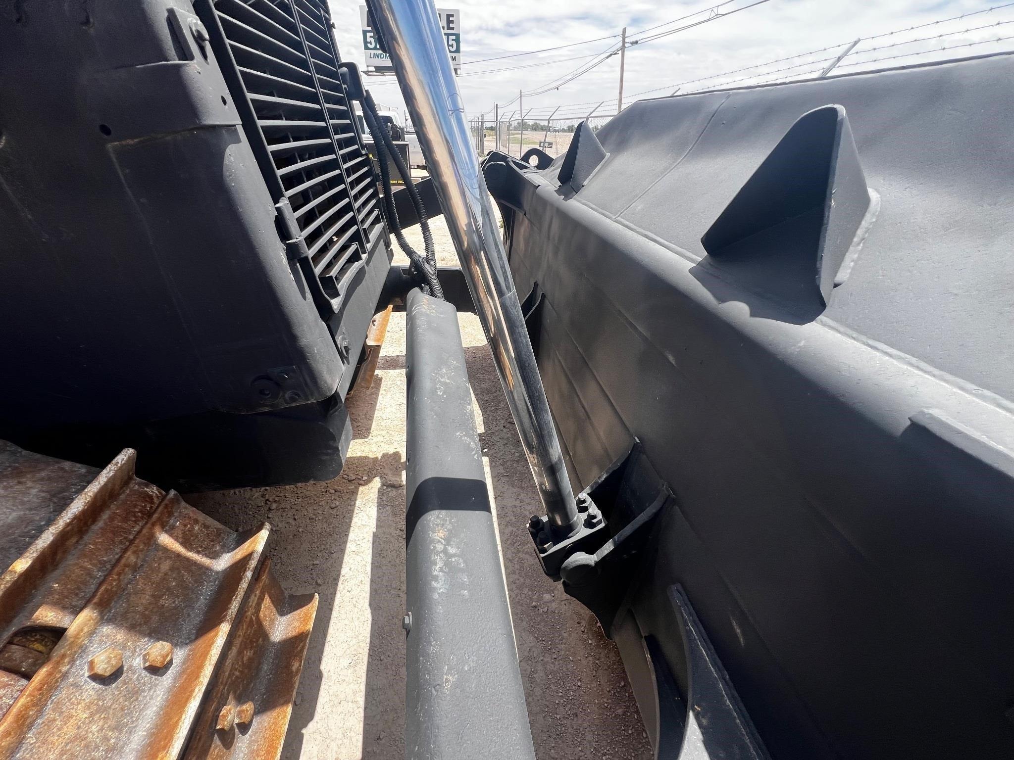 2015 Black Caterpillar D8T