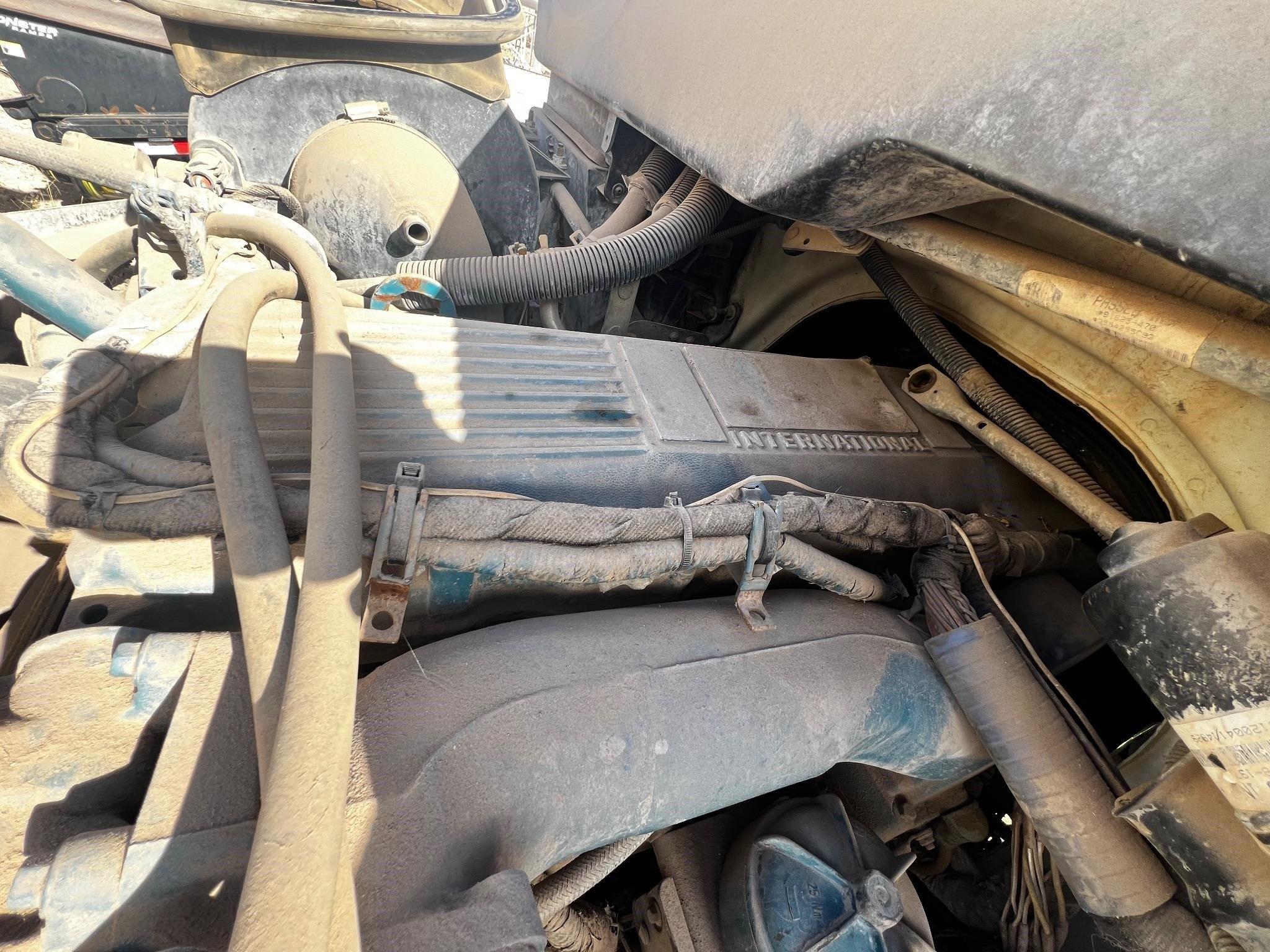 2004 International Roustabout Truck