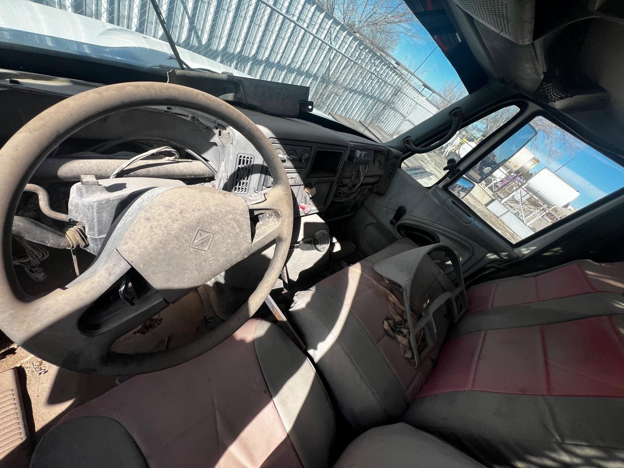 2004 International Roustabout Truck