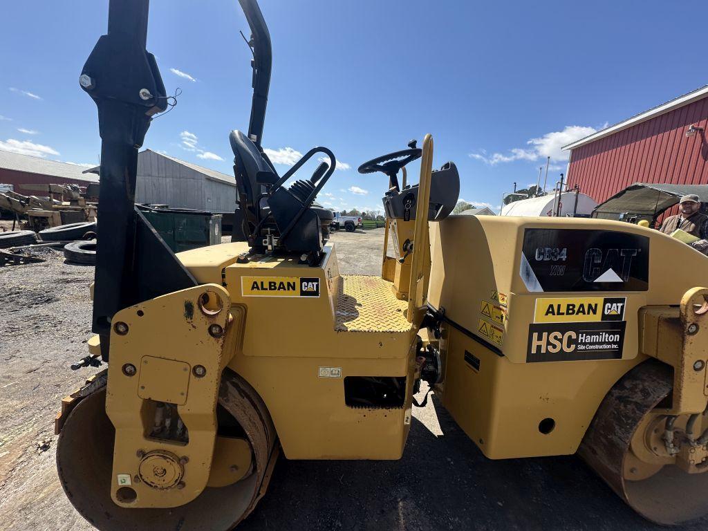 CAT CB34 XW Roller