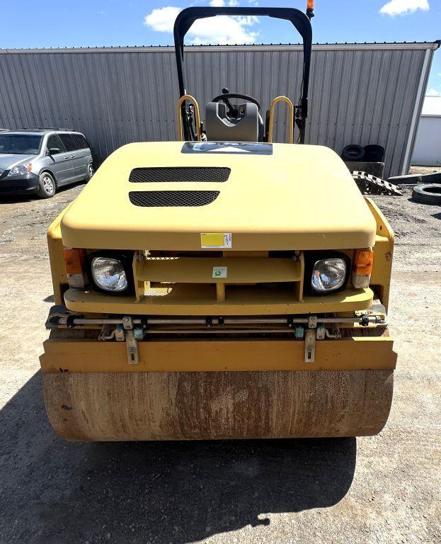 CAT CB34 XW Roller