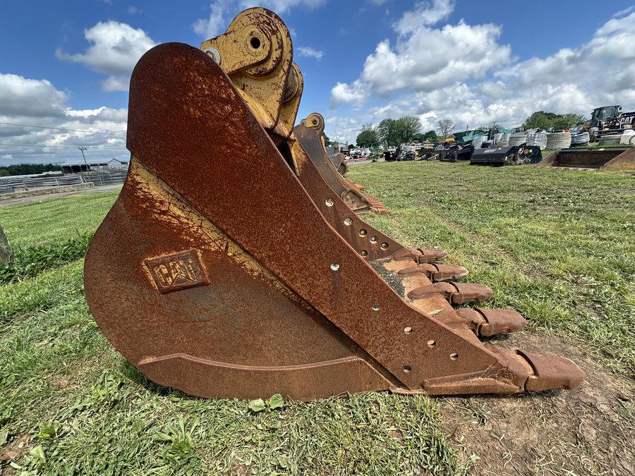 Cat 40" Dirt Bucket