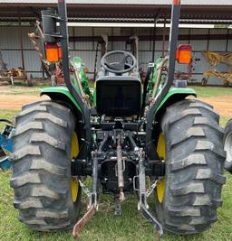 John Deere 4105