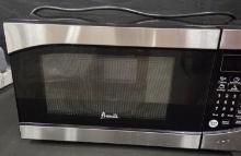 Avanti 0.9 cu. ft. Capacity Countertop Microwave Oven with 900 Watts Cooking Power