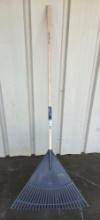 Project Source Poly Leaf Rake 47 Inch.