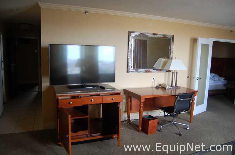Lot of Guest Room and Contents
