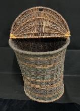Vintage Earth Colors Wicker Laundery Basket with Lid