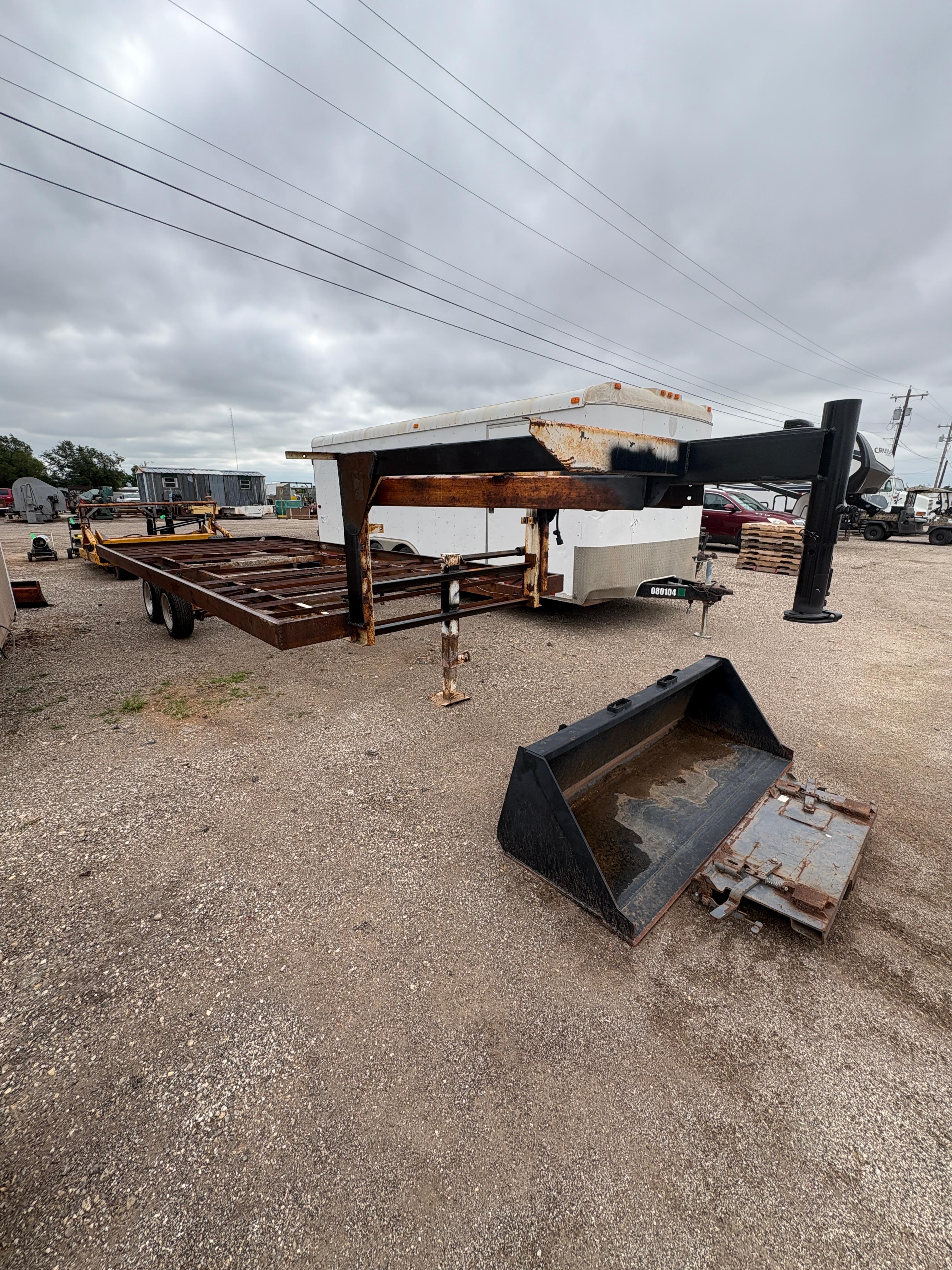 GOOSNECK TRAILER