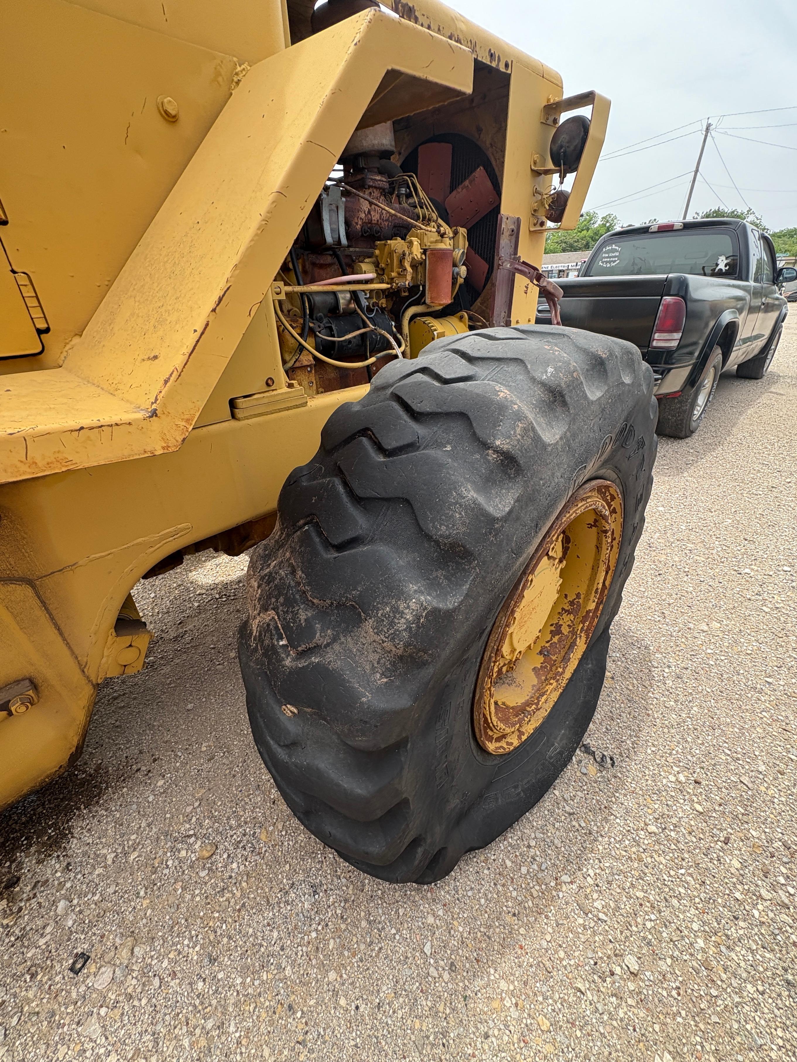 CATERPILLAR LOADER