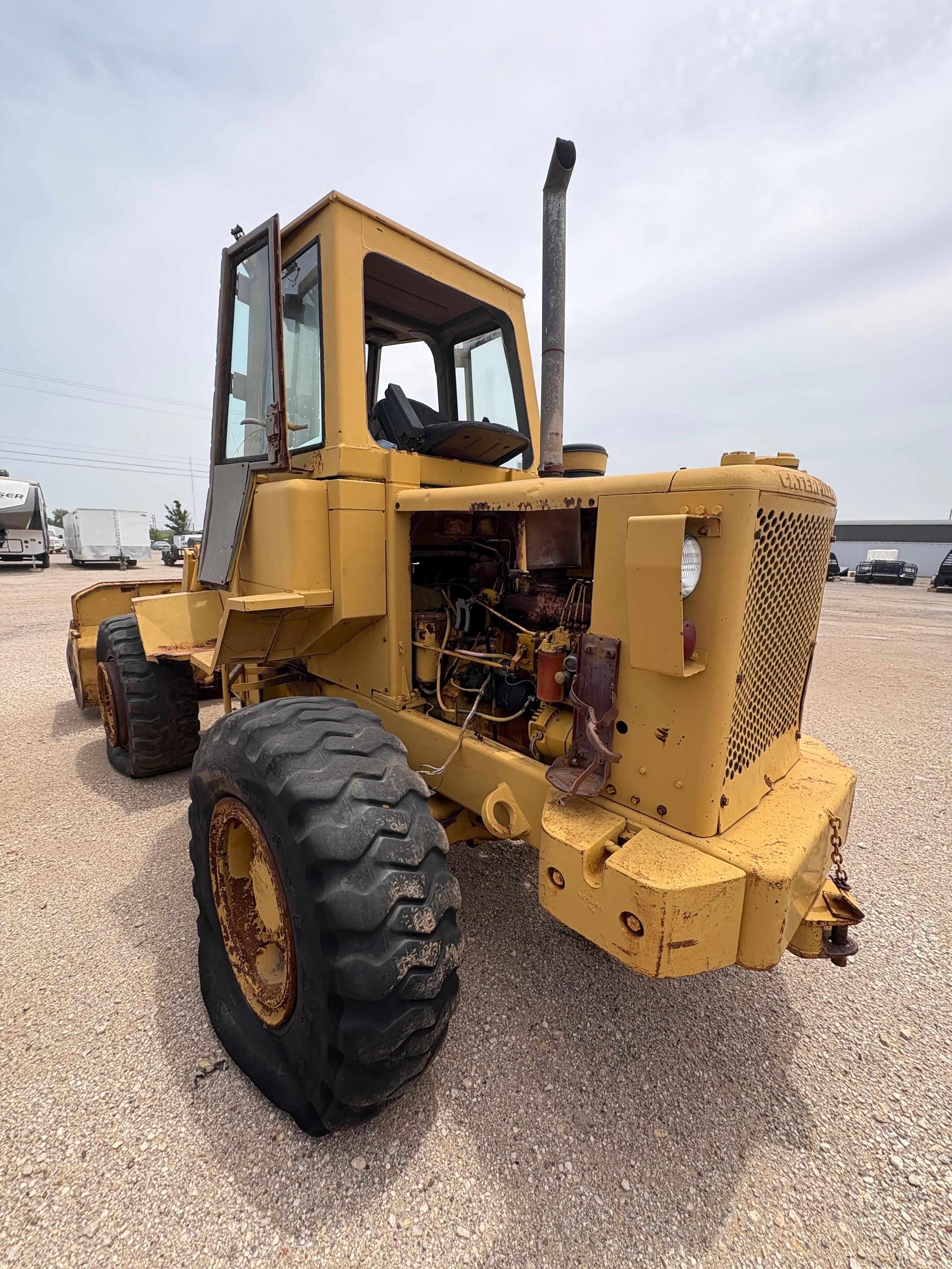 CATERPILLAR LOADER