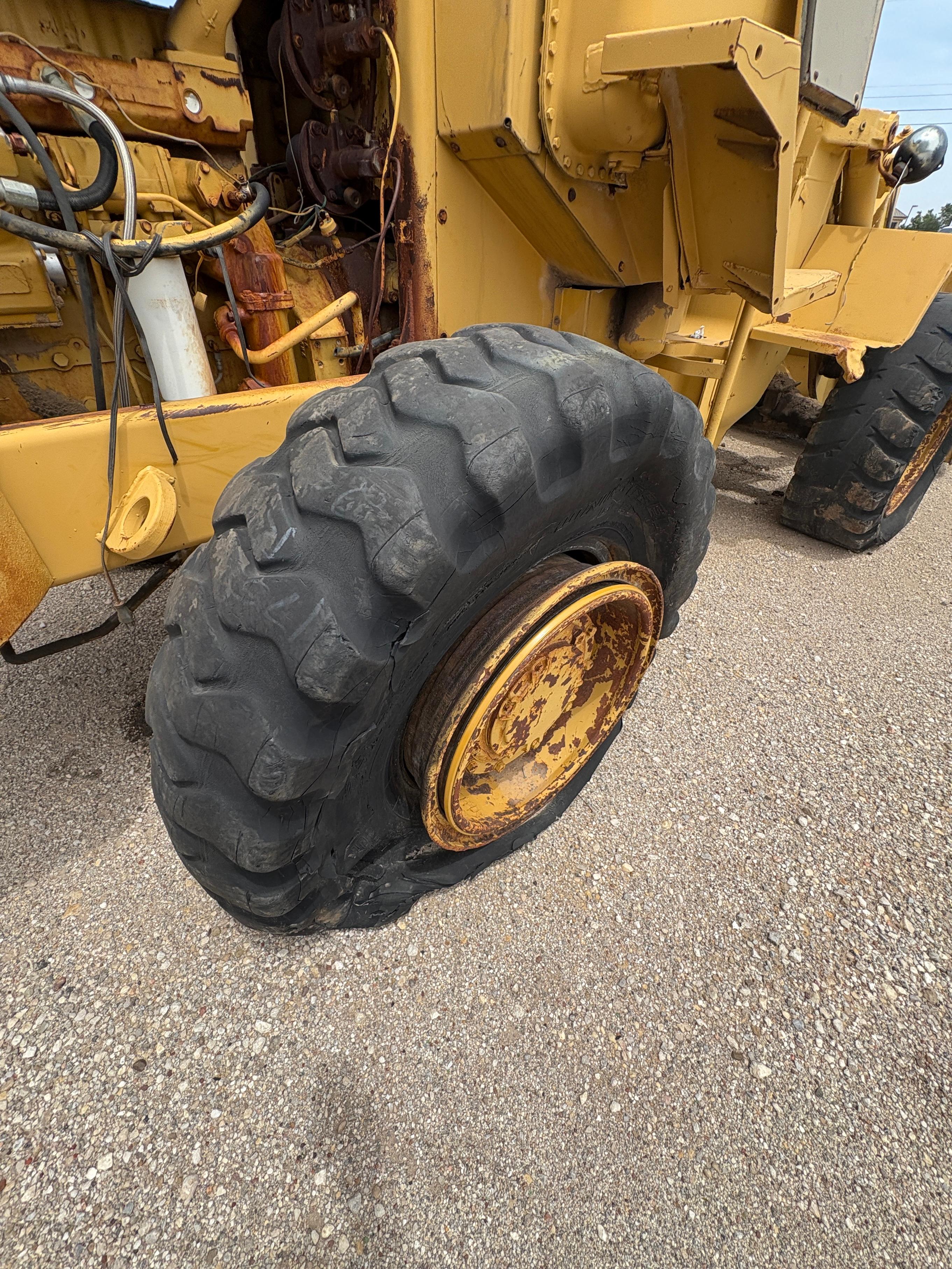 CATERPILLAR LOADER