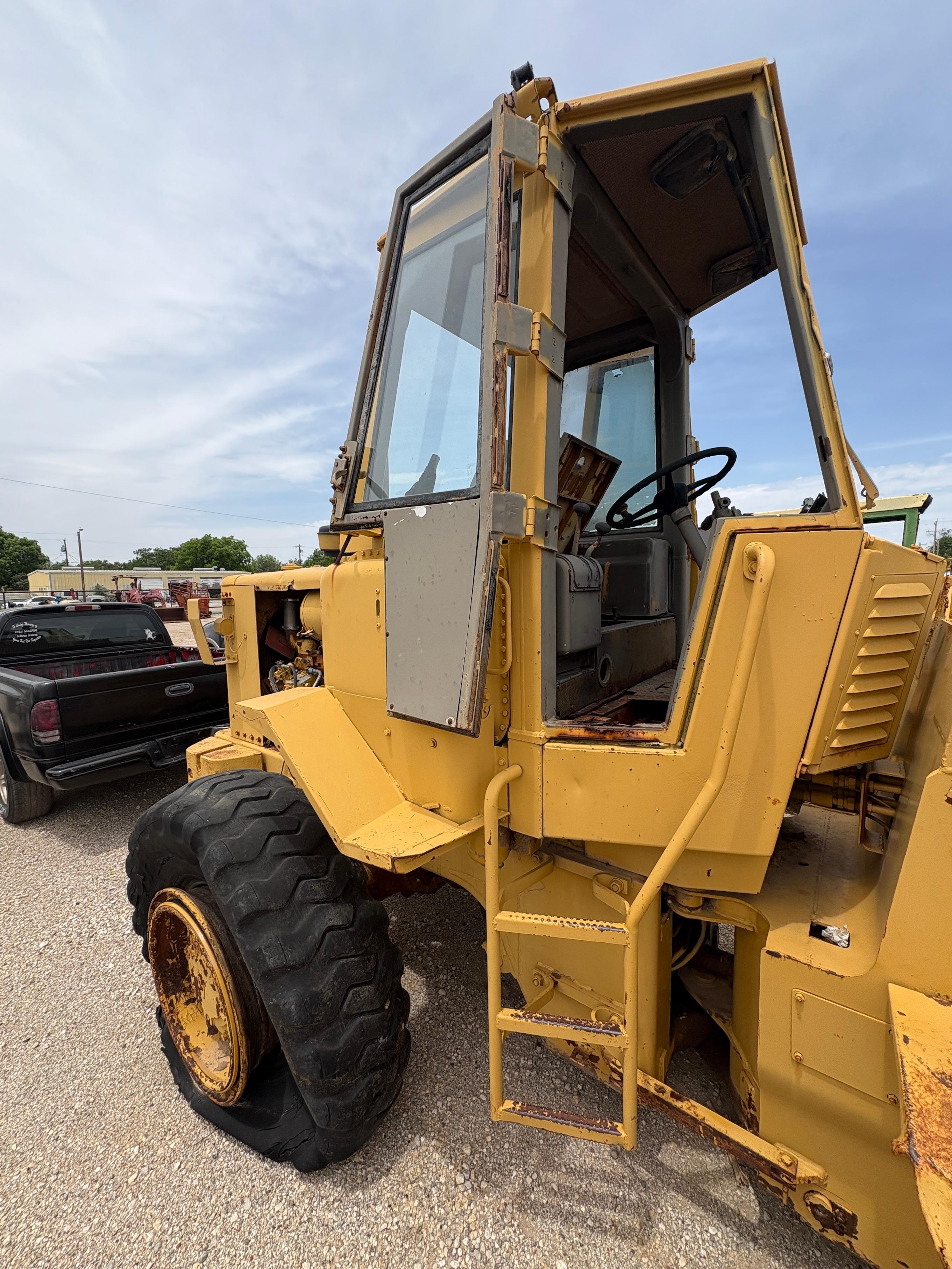 CATERPILLAR LOADER