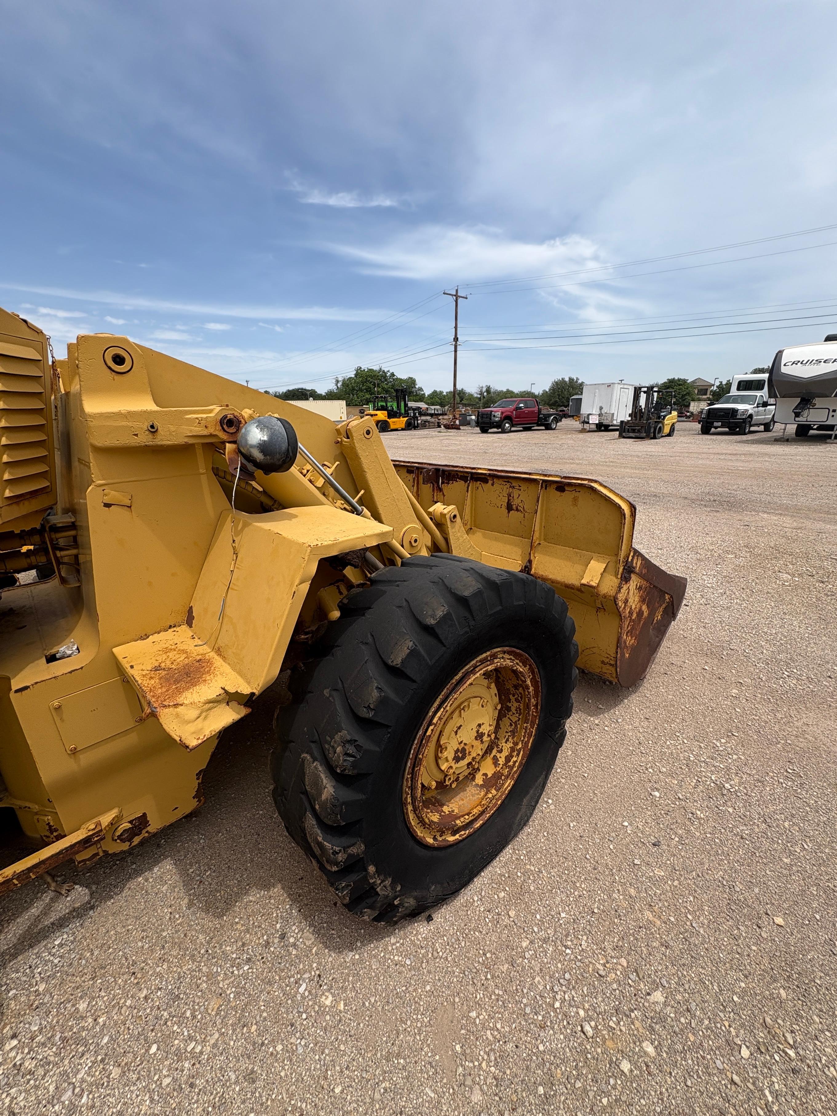 CATERPILLAR LOADER