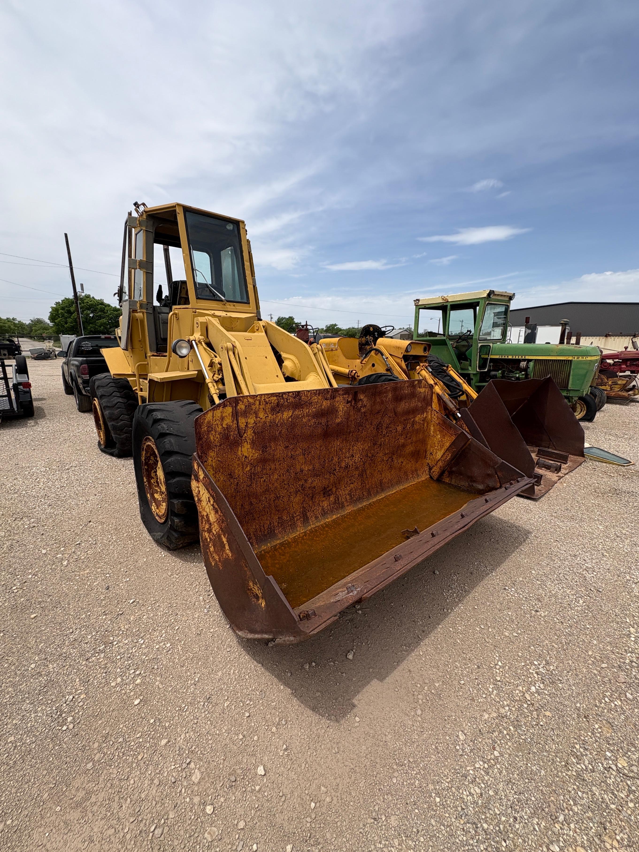 CATERPILLAR LOADER