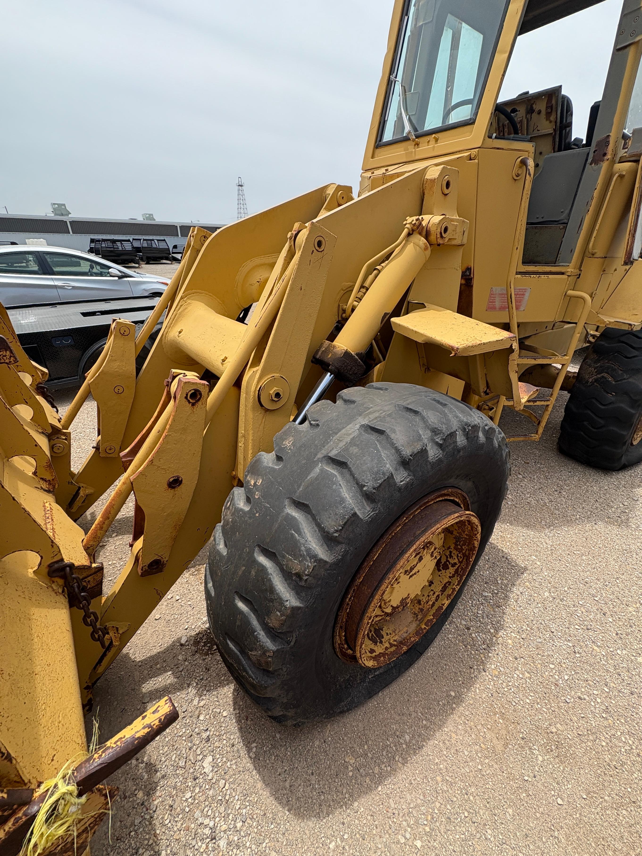 CATERPILLAR LOADER